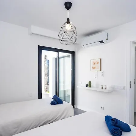 Villa Exclusive 6 Bedrooms In Lanzarote - Ocean & Volcano Views, Private Pool, Jacuzzi & Gym