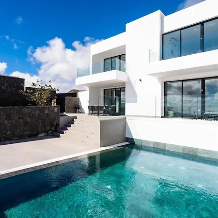 Villa Exclusive 6 Bedrooms In Lanzarote - Ocean & Volcano Views, Private Pool, Jacuzzi & Gym