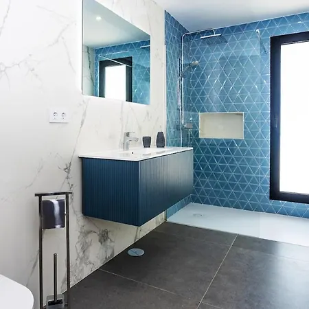 Villa Exclusive 6 Bedrooms In Lanzarote - Ocean & Volcano Views, Private Pool, Jacuzzi & Gym