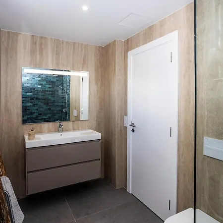 Exclusive 6 Bedrooms In Lanzarote - Ocean & Volcano Views, Private Pool, Jacuzzi & Gym * Macher