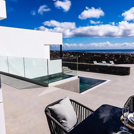 Villa Exclusive 6 Bedrooms In Lanzarote - Ocean & Volcano Views, Private Pool, Jacuzzi & Gym